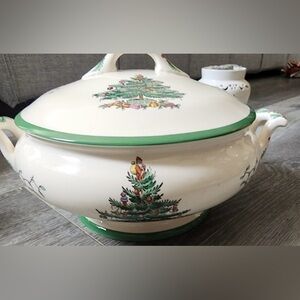 Spode Christmas Tree Large Covered Casserole with Lid - free shipping